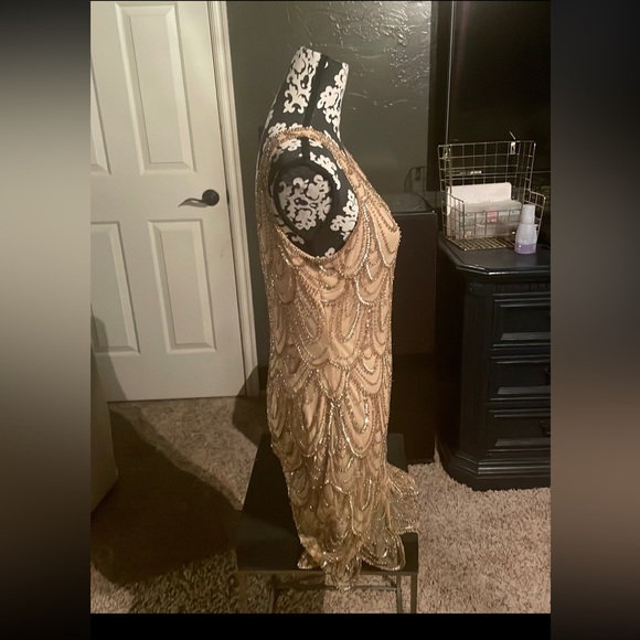 Women’s Cocktail Dress - Picture 4 of 8